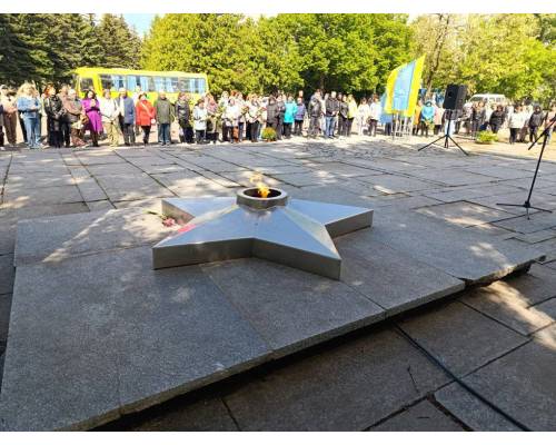 Єднання через пам'ять: Україна відзначає День пам'яті та примирення